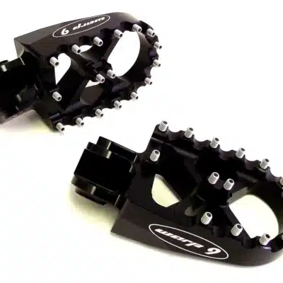 black footpegs
