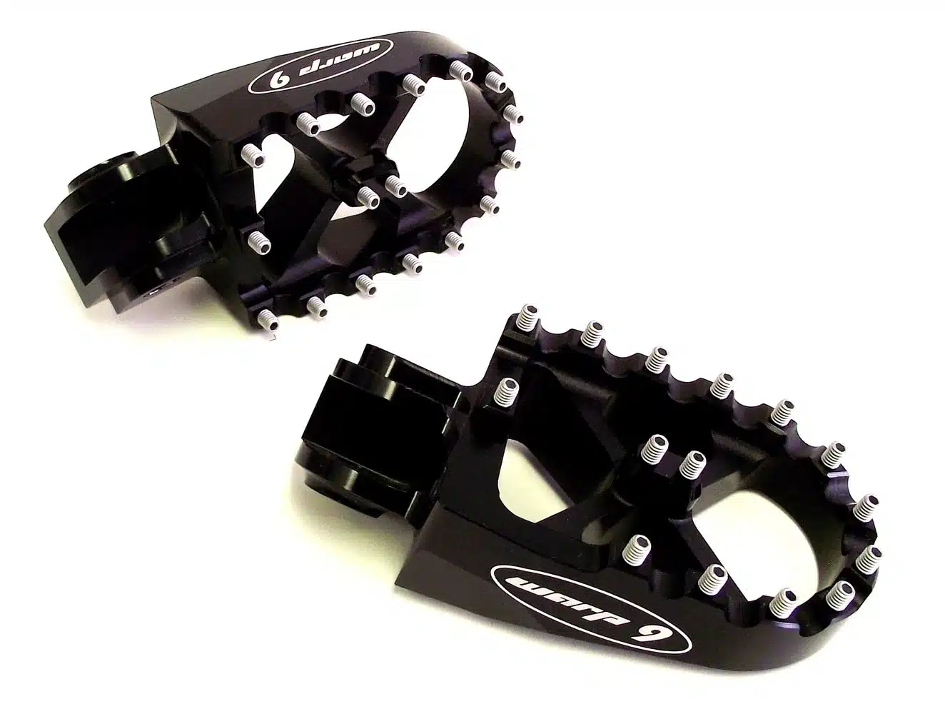 black footpegs